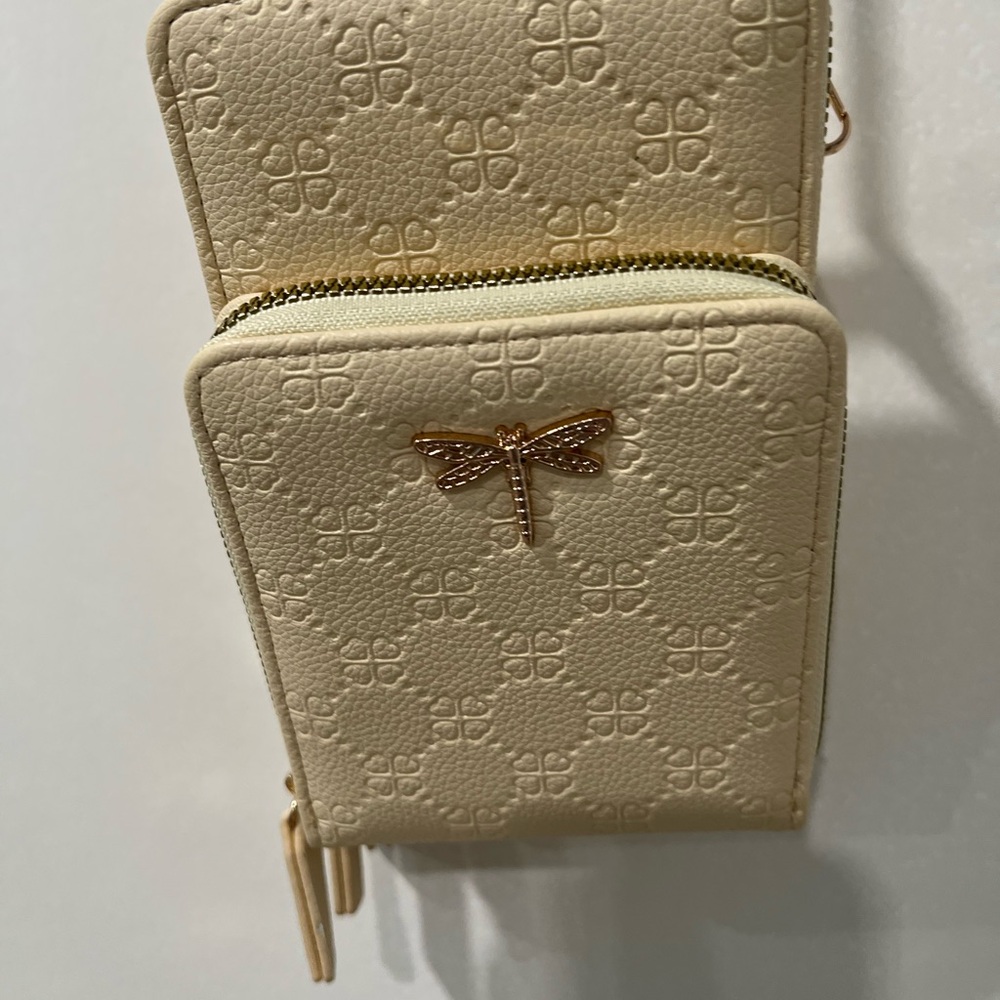 NWOT Elegant light yellow Crossbody Bag with Gold Accent - Picture 3 of 14